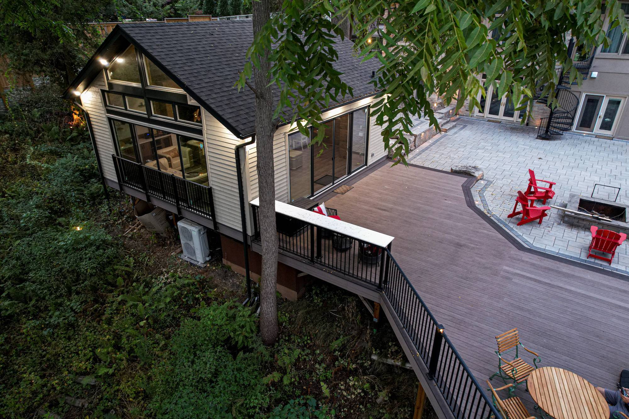 Modern Patio & Backyard Design Ideas