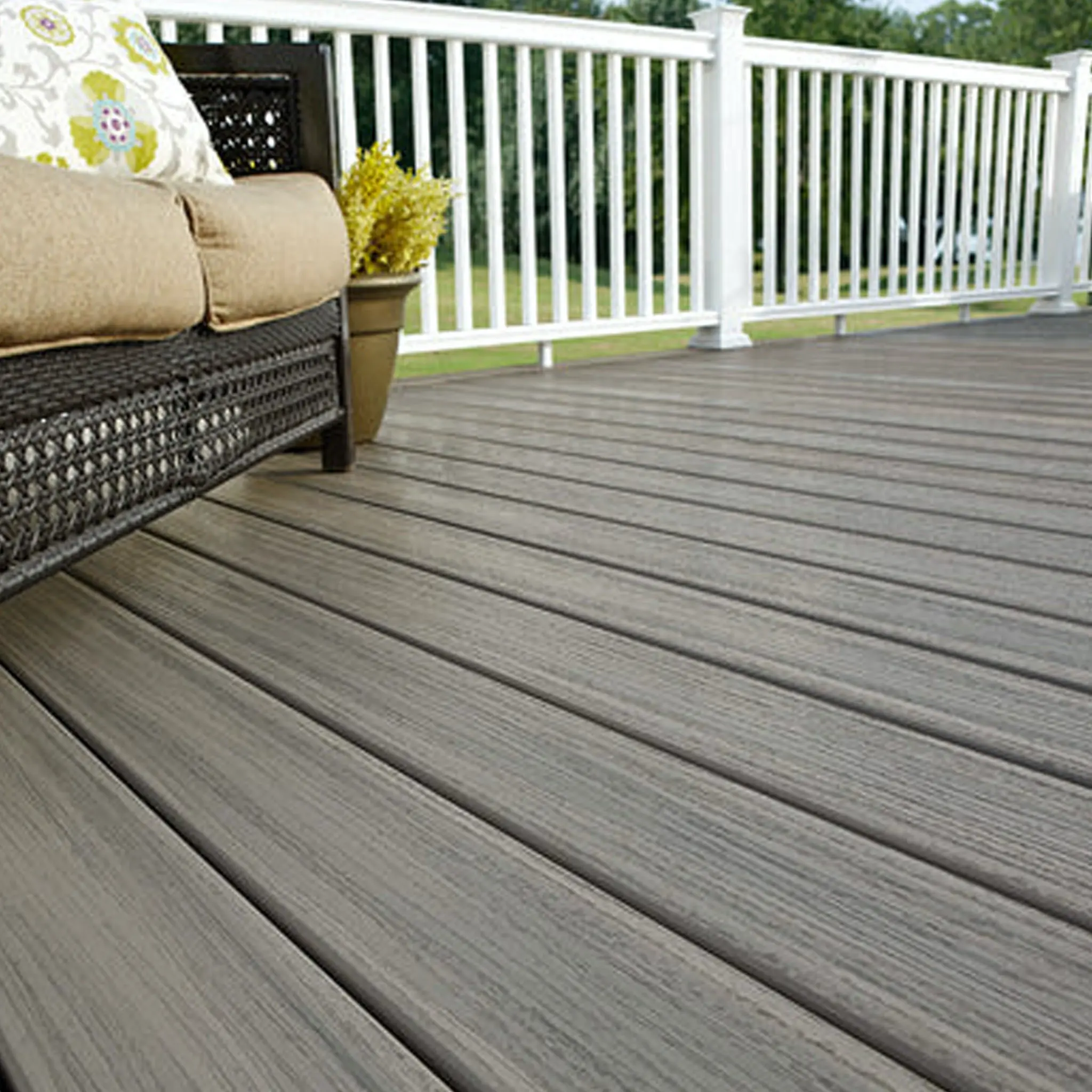 Discover the Benefits of Fiberon PVC Decking for Your Outdoor Space