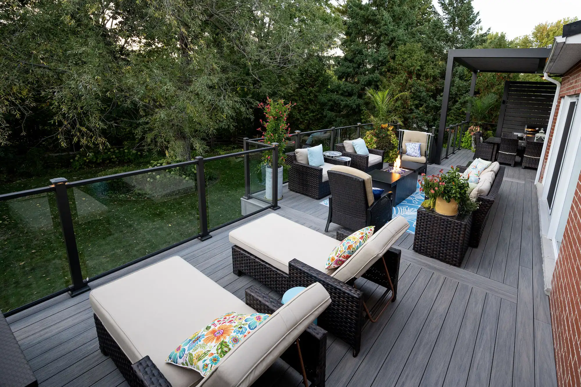 Kitchener Deck Contractor | Custom Deck Design & Construction