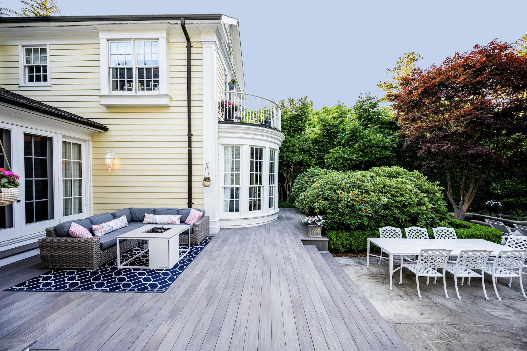 Mississauga deck contractor