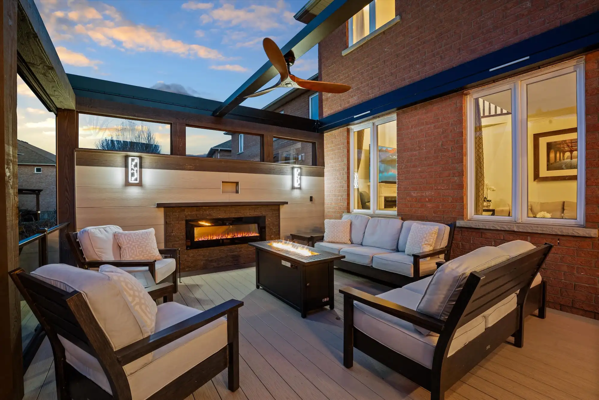 Oakville: Twilight Elegance