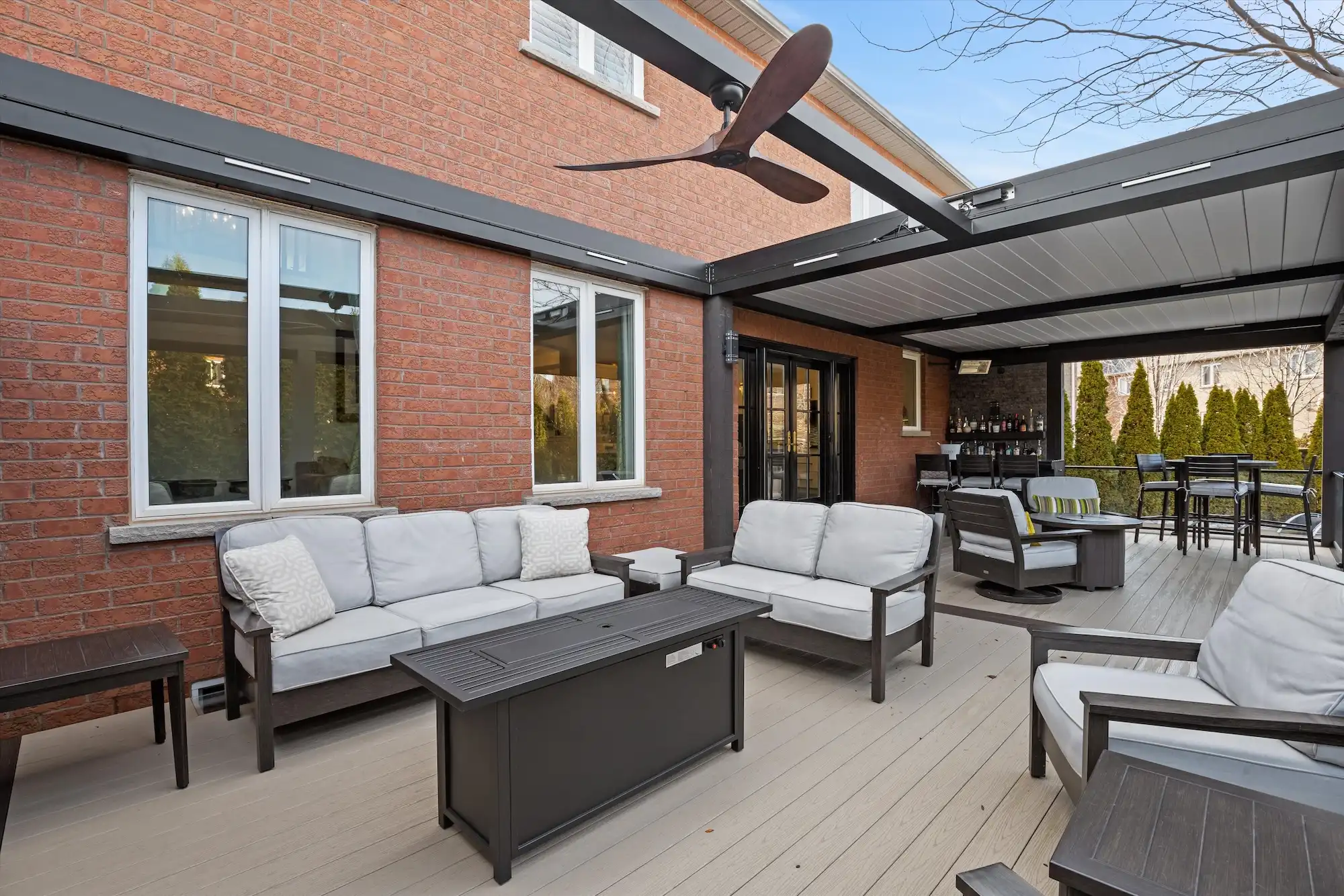Oakville: Twilight Elegance