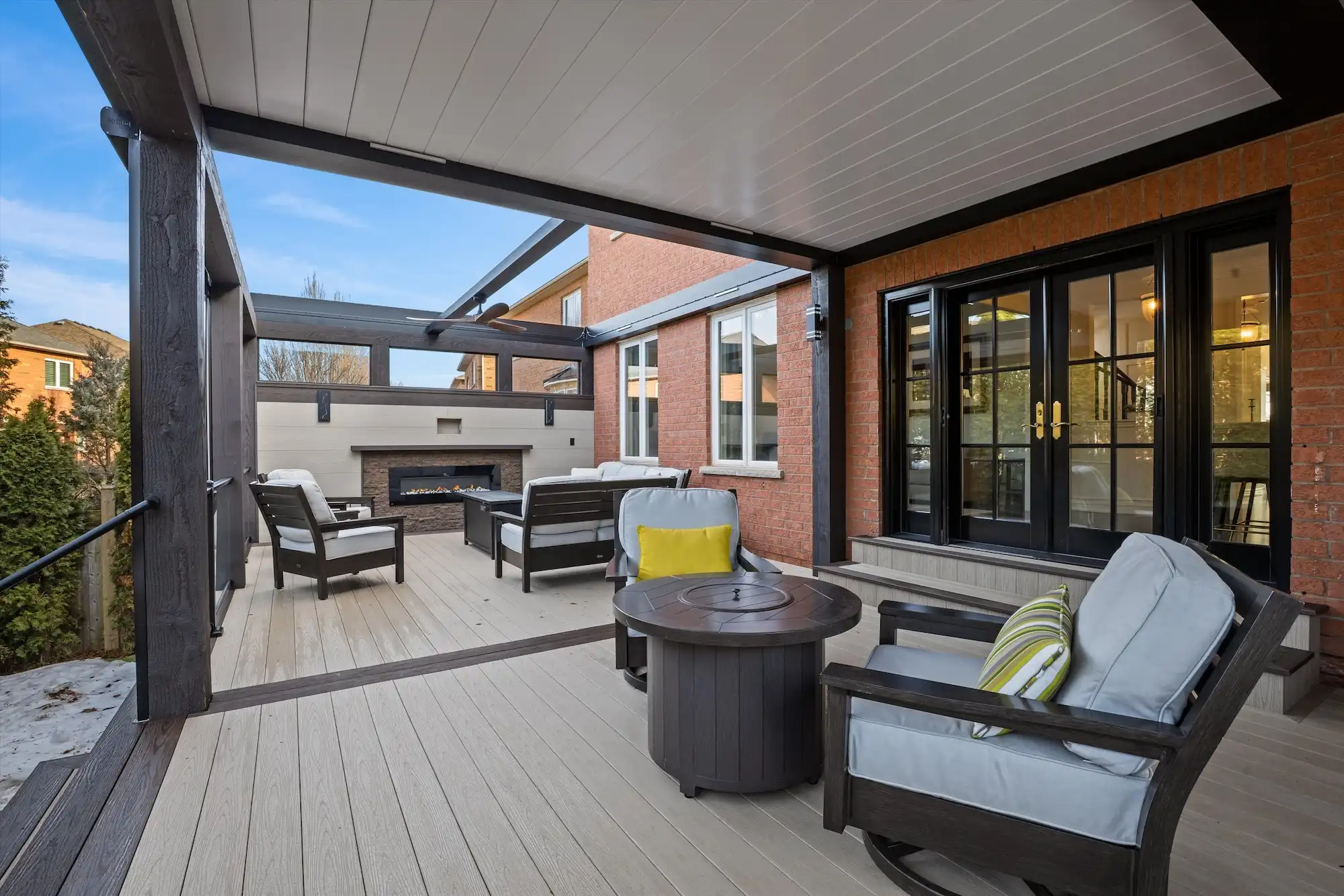 Oakville: Twilight Elegance