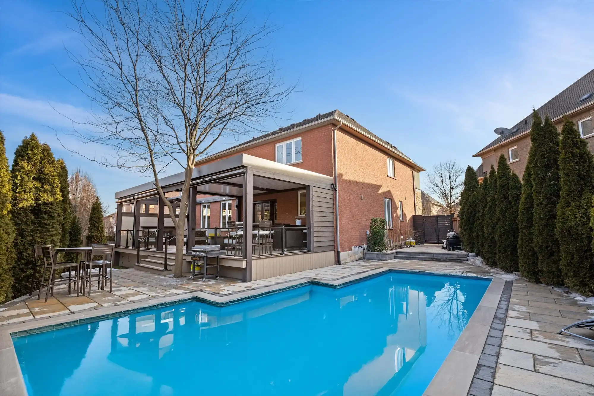 Oakville: Twilight Elegance