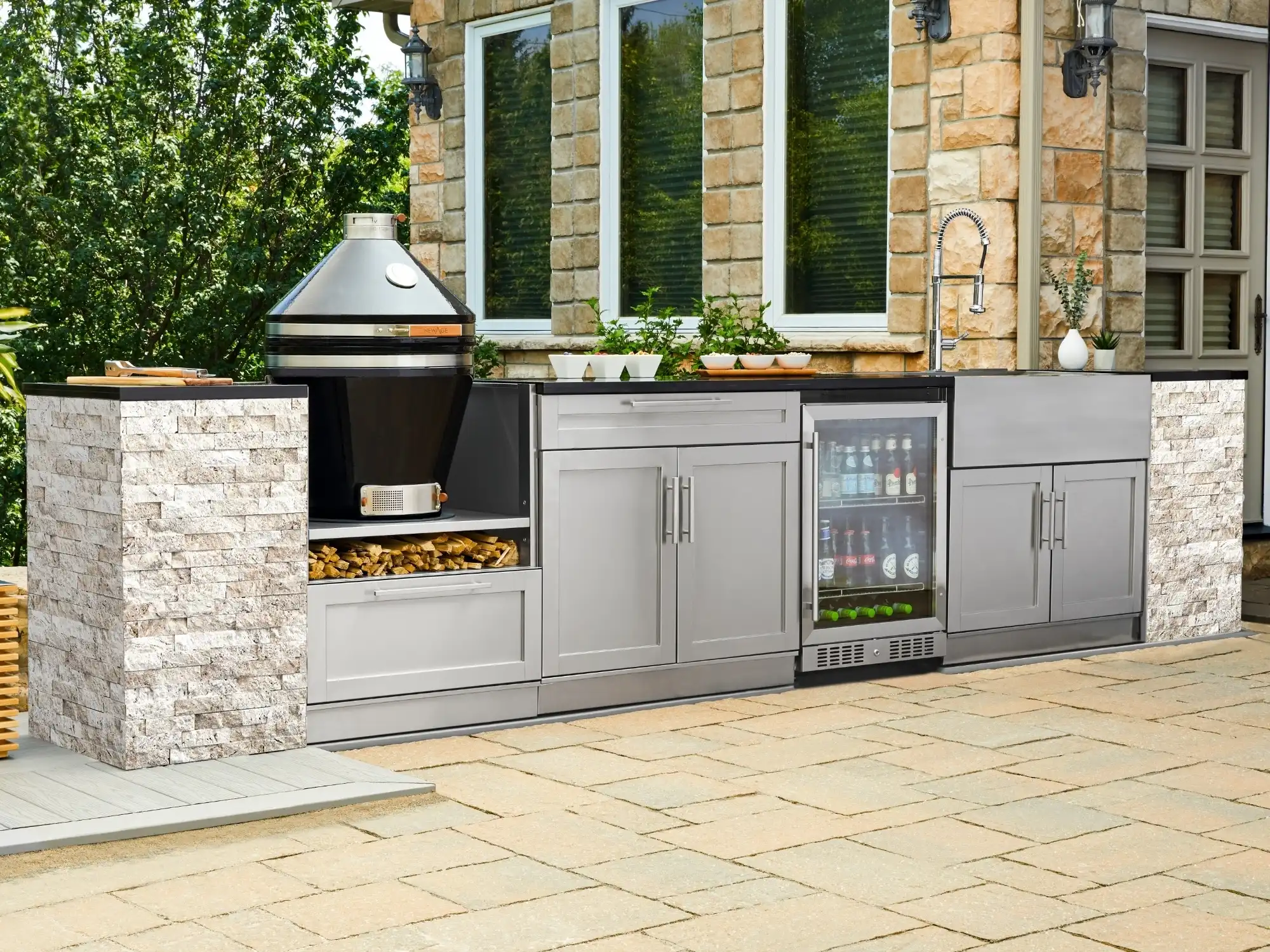 NewAge Signature Series Ivory Travertine Stone Veneer pillar