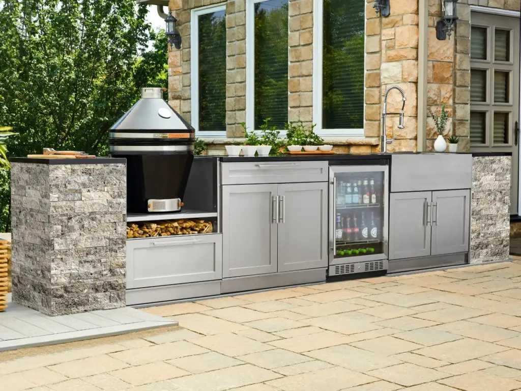 NewAge Signature Series Silver Travertine Stone Veneer pillar